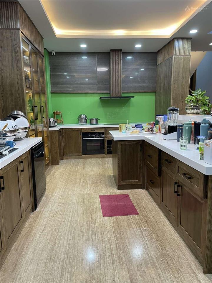 Bán biệt thự sân vườn tại villa park, 342m2, view đẹp, q9, hcm