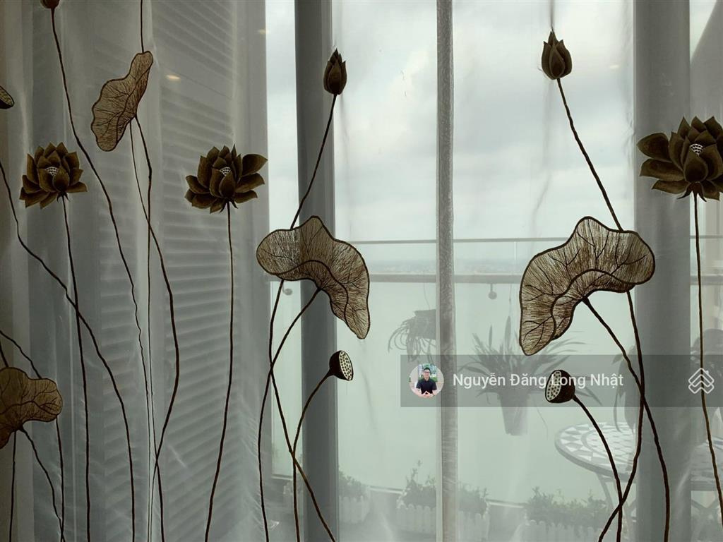 Bán căn hộ 98m2 2pn ở watermark 395 lạc long quân view hồ tây hướng mát giá cực tốt.  0364 224 ***