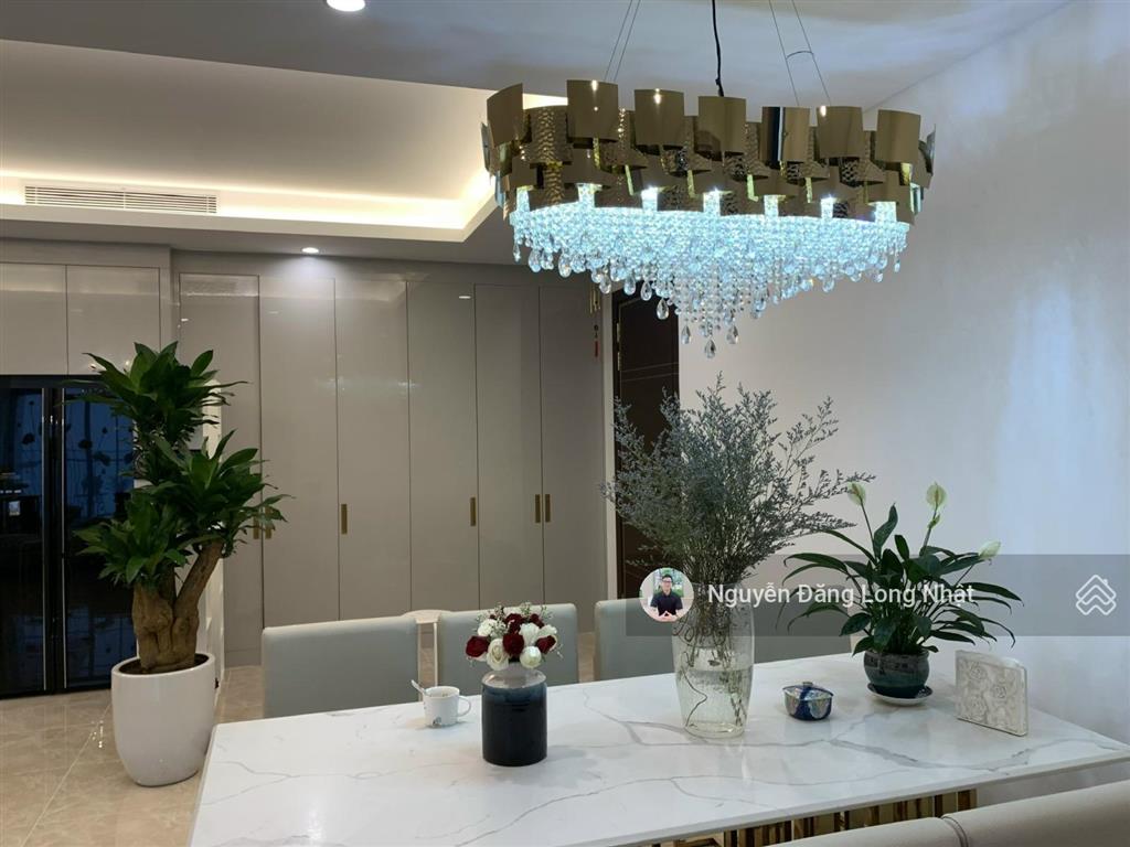 Bán căn hộ 98m2 2pn ở watermark 395 lạc long quân view hồ tây hướng mát giá cực tốt.  0364 224 ***