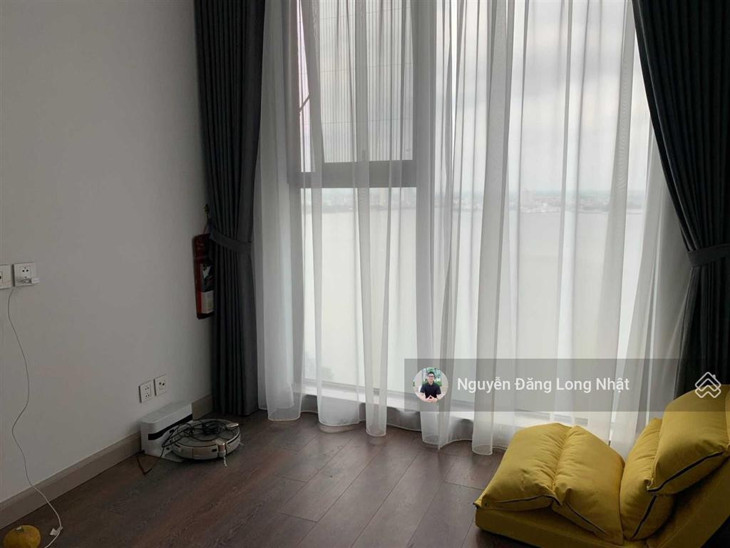 Bán căn hộ 98m2 2pn ở watermark 395 lạc long quân view hồ tây hướng mát giá cực tốt.  0364 224 ***