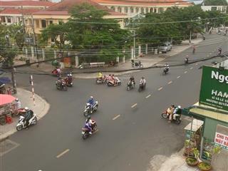 Bán nhà mặt tiền trần hưng đạo  trung tâm tp. châu đốc