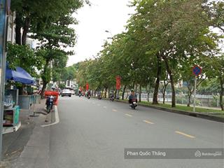 Bán nhà ngay mặt tiền trường sa, 5 tầng, gần khu phan xích long