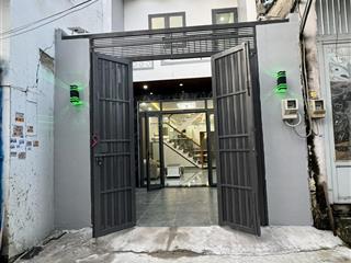 Bán gấp nhà đẹp 1 trệt 1 lầu, khu dân cư, nội thất xịn xò, vị trí đắc địa, đủ tiện ích xung quanh