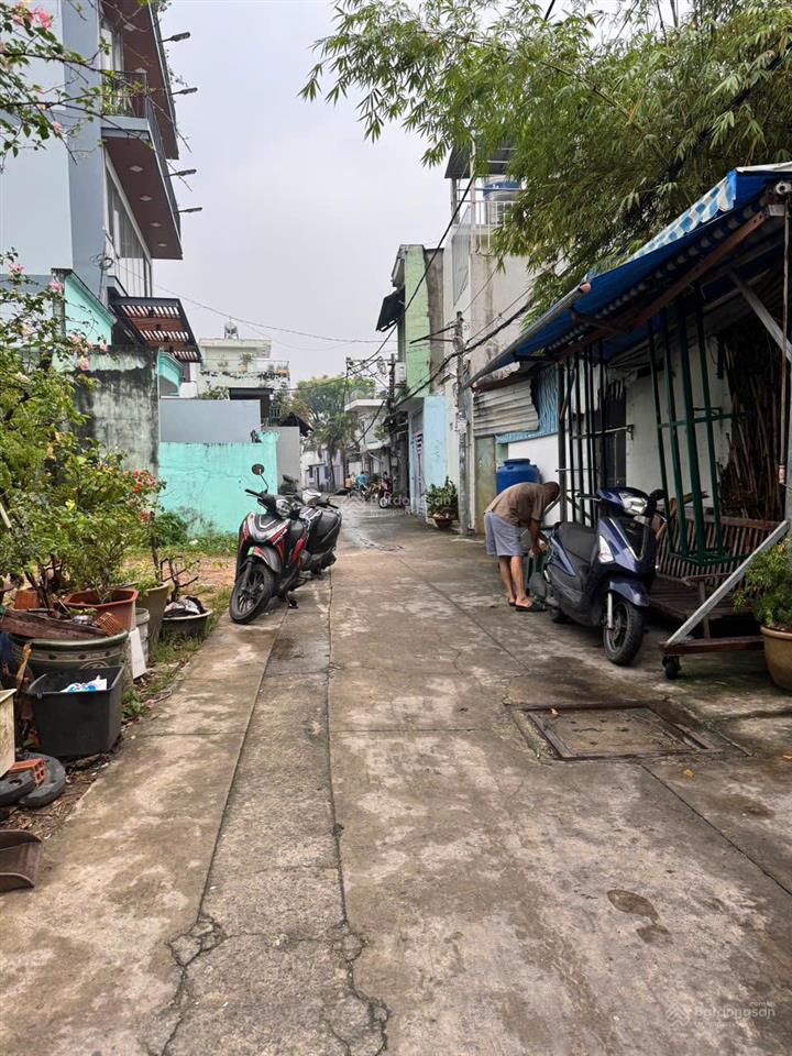 Bán gấp lô đất khu dân cư, sổ hồng riêng, oto tới đất, vị trí đẹp, đủ tiện ích