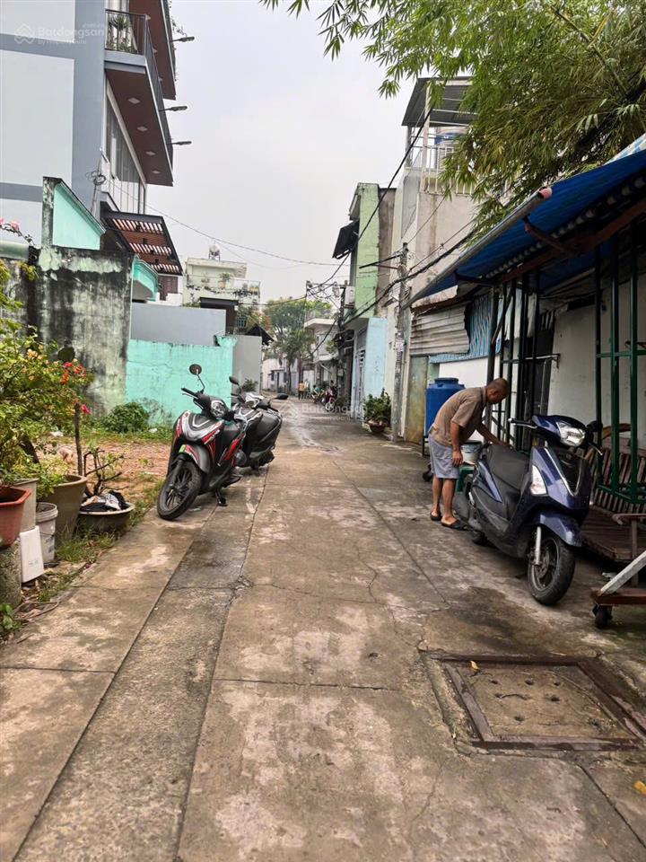 Bán gấp lô đất khu dân cư, sổ hồng riêng, oto tới đất, vị trí đẹp, đủ tiện ích