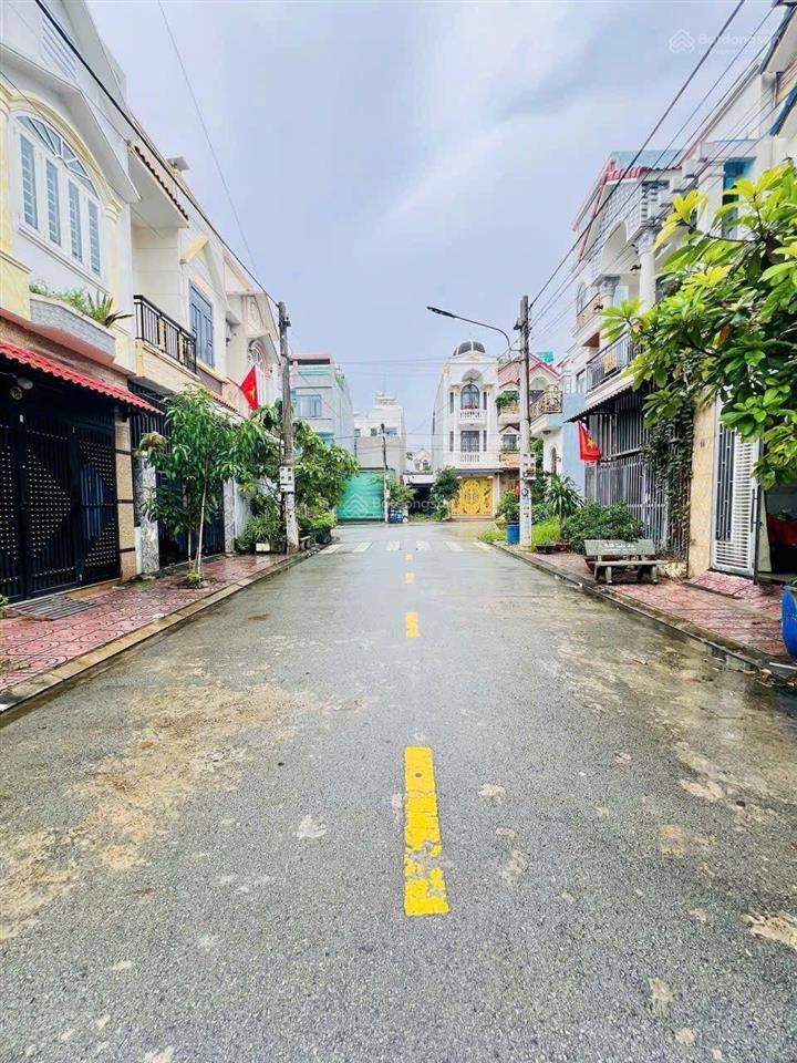 Nhà phố kdc lê phong phường tân bình tp dĩ an