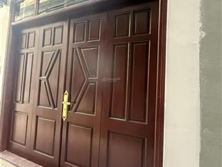 Nhà dân xây chắc chắn, cách 1 nhà ra ngõ ô tô tránh, lô góc 33m2, 5 tầng nhà đẹp ở luôn hoàng mai