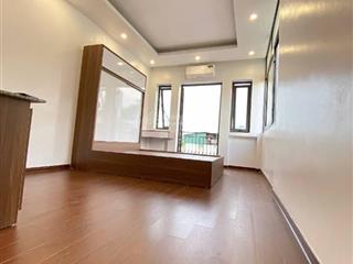 Bán nhà chính chủ 35m2 phố tam trinh. nhà 5 tầng dân tự xây. cách 1 nhà ra ngõ ô tô tránh. 7 tỷ hơn