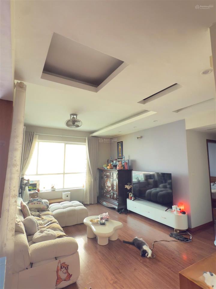 Căn hộ chung cư 3 phòng ngủ, 2 vệ sinh, tầng trung