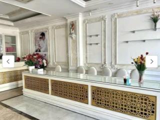 Cần bán nhà mặt tiền lê thánh tôn.hàng hiếm ngang 5,2m2.đang có hợp đồng thuê lâu dài