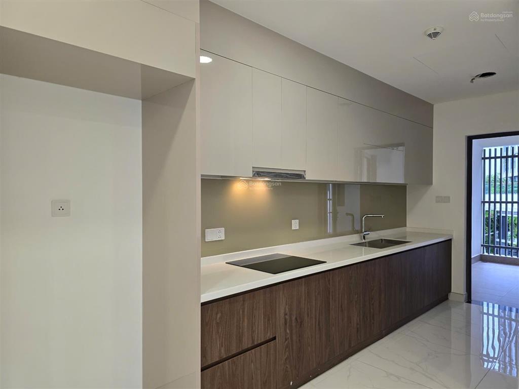 Bán rẻ căn hộ brilliant, 127m2 3pn + 2wc, nội thất cơ bản, giá bán 8.3tỷ (bao gồm sổ 102%)