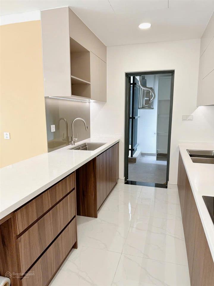 Bán diamond brilliant 111m²  2pn + 2wc + 1 phòng đa năng, full nội thất, giá bán còn thương lượng