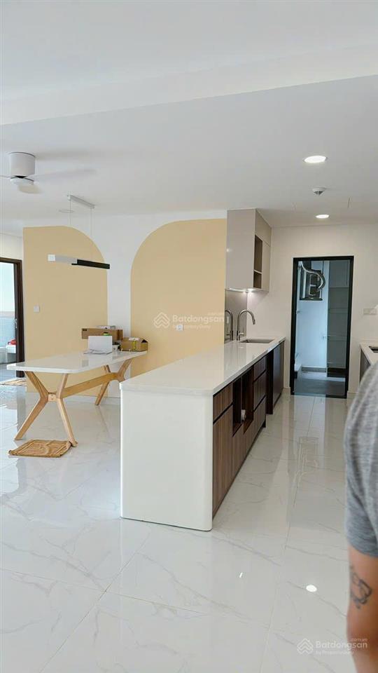 Bán diamond brilliant 111m²  2pn + 2wc + 1 phòng đa năng, full nội thất, giá bán còn thương lượng