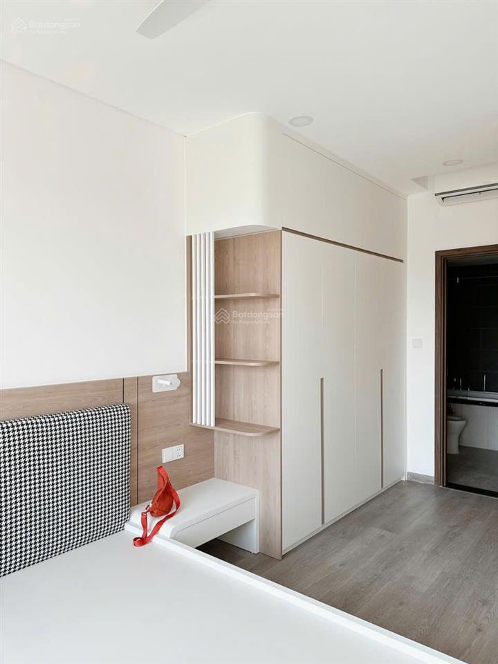 Bán diamond brilliant 111m²  2pn + 2wc + 1 phòng đa năng, full nội thất, giá bán còn thương lượng