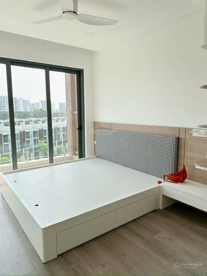 Bán diamond brilliant 111m²  2pn + 2wc + 1 phòng đa năng, full nội thất, giá bán còn thương lượng