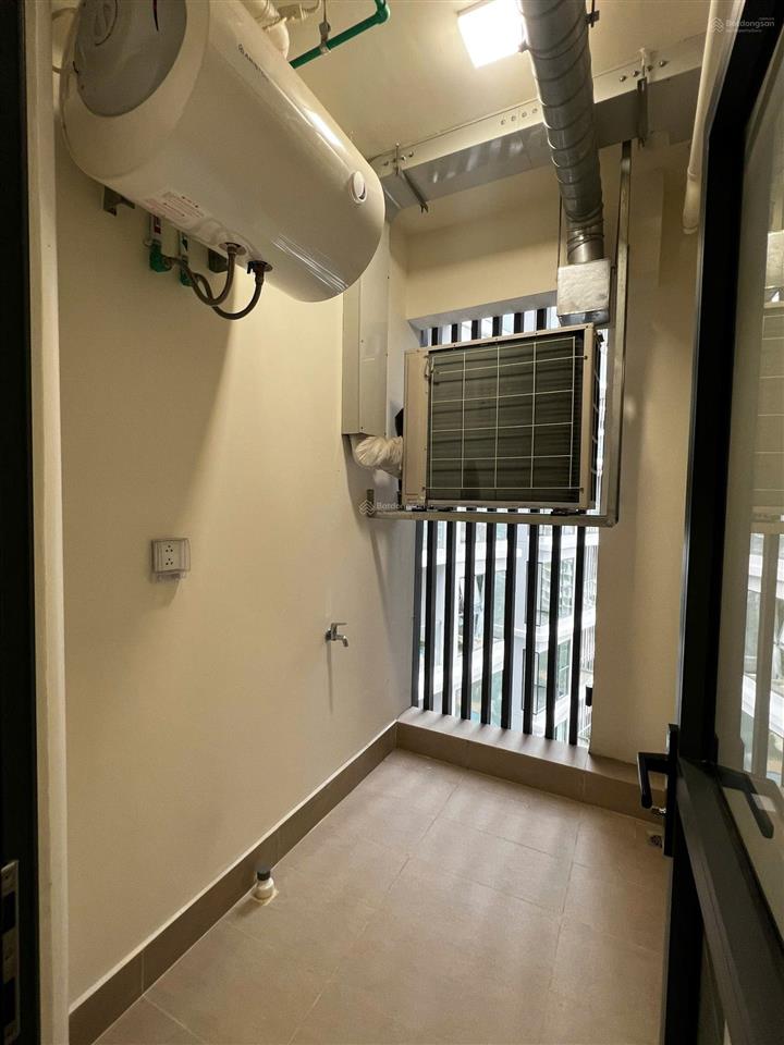 Bán căn hộ diamond centery, 96m2 2pn + 2wc, nội thất cơ bản, giá bán 7.4 tỷ (còn thương lượng)