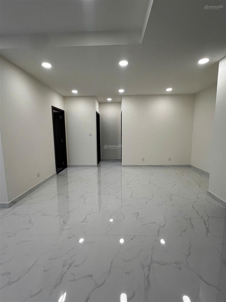 Bán căn hộ diamond centery, 96m2 2pn + 2wc, nội thất cơ bản, giá bán 7.4 tỷ (còn thương lượng)