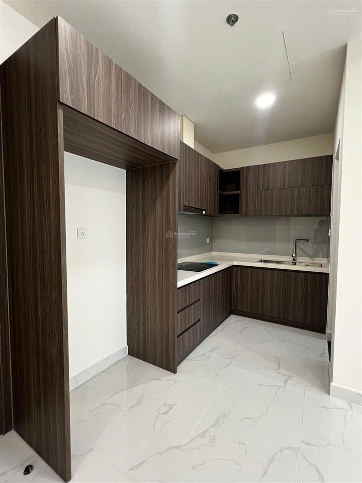 Bán căn hộ diamond centery, 96m2 2pn + 2wc, nội thất cơ bản, giá bán 7.4 tỷ (còn thương lượng)