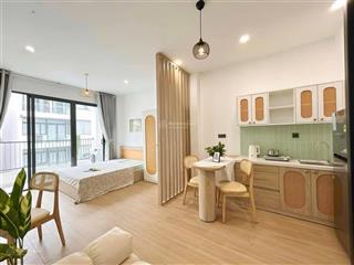 Căn hộ full nội thất với ban công to  nhiều ánh sáng  không ngập nước