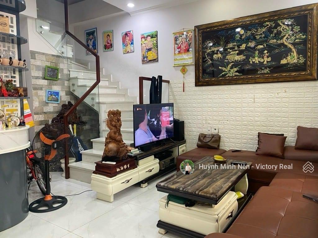 Bán nhà bề ngang lớn 6.3m đường phạm văn hai  gần lê văn sỹ  3 tầng, giá chỉ 7.7 tỷ tl