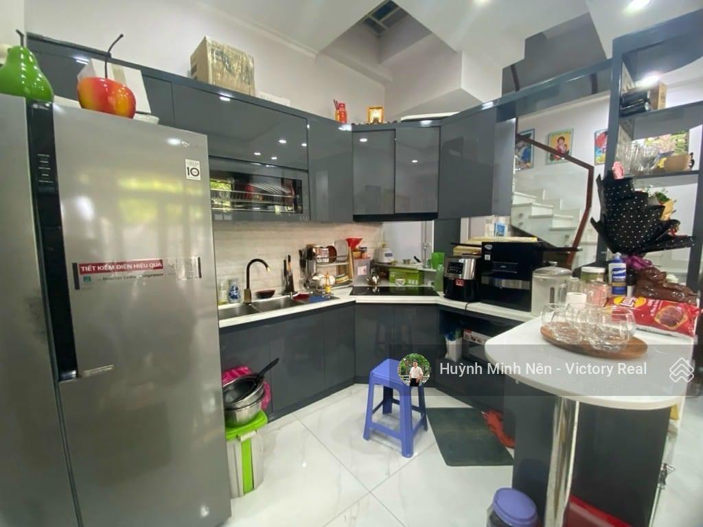 Bán nhà bề ngang lớn 6.3m đường phạm văn hai  gần lê văn sỹ  3 tầng, giá chỉ 7.7 tỷ tl