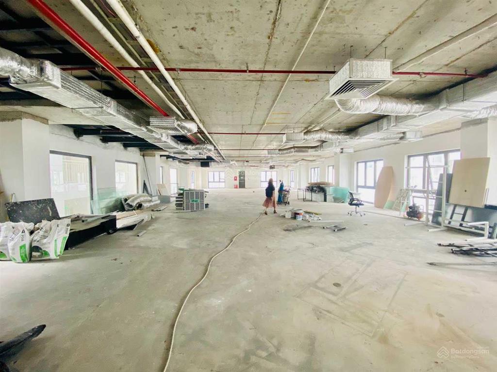 Cho thuê văn phòng mới, giá rẻ, diện tích 200 m2, tại quận 1