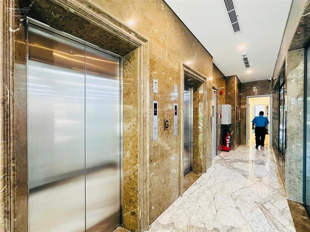 Cho thuê văn phòng mới, giá rẻ, diện tích 200m2, tại quận 2