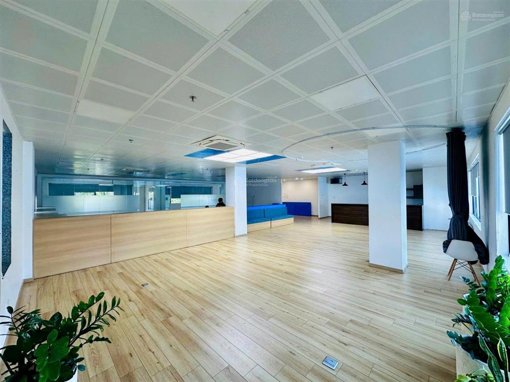 Cho thuê văn phòng mới, giá rẻ, diện tích 200m2, tại quận 2