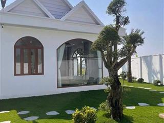Cần bán căn nhà nghỉ dưỡng ngang mt 17m tổng gần 500m2 ngay trung tâm huyện củ chi full nội thất