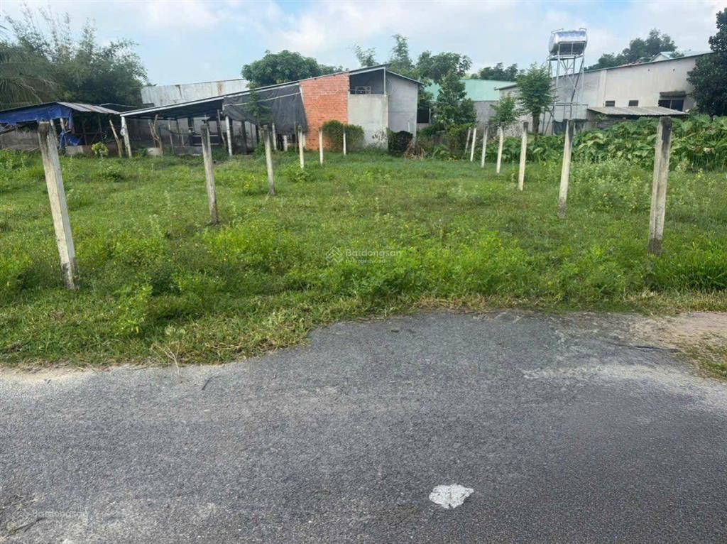 Kẹt tiền nên bán lô đất thổ cư mt đường nhựa dt 100m2 giá siêu hời 1tỷ