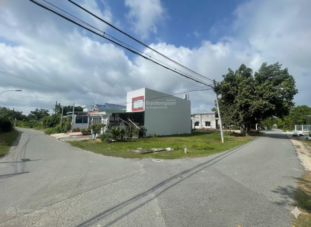 Tôi cần bán lô đất thổ cư góc 2 mặt tiền đường nhựa ngay trung tâm củ chi tp hcm