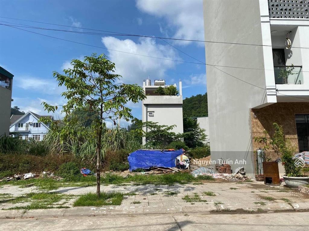 Đất thổ cư ngay bv xuyên á sát bên vinhome hóc môn. diện tích 135m2 giá 1 tỷ 650tr xây dựng ngay