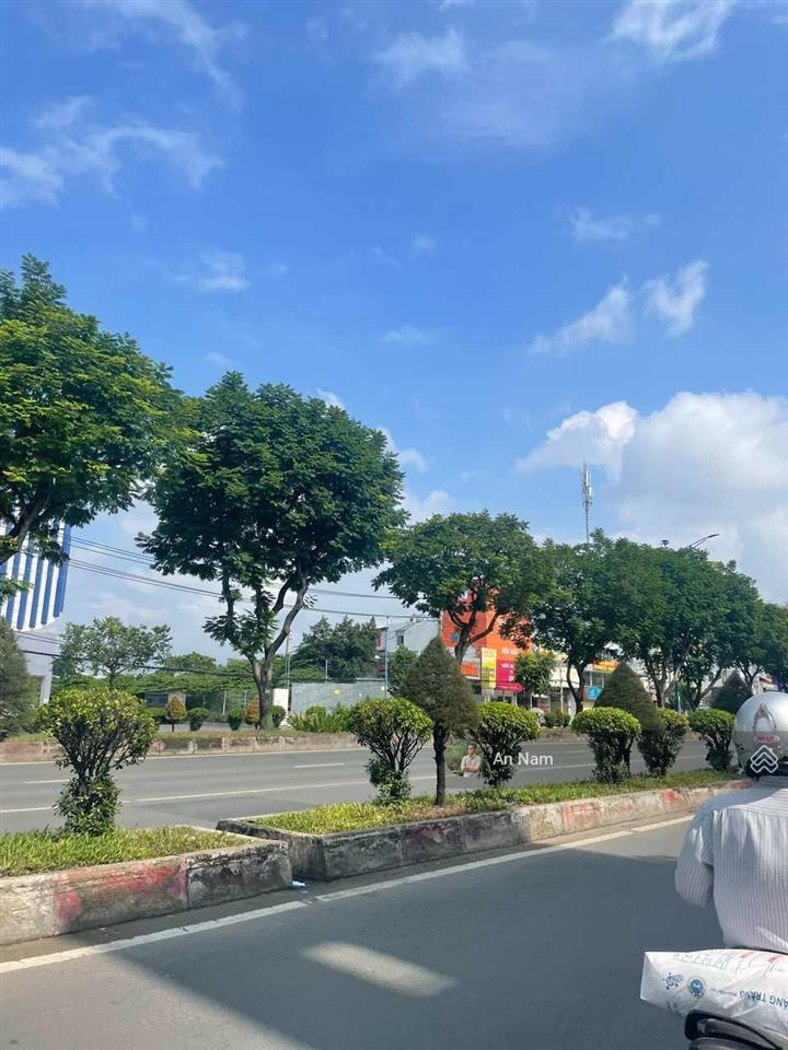 Bán building siêu hiếm trường chinh (10x33m) 330m2 hầm 6 tầng, 350tr/th giá 35 tỷ