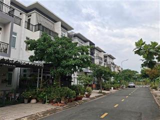 Chủ ngộp bán gấp nhà phố hoàn thiện, dt 75m2, 1 trệt 2 lầu view công viên, bao phí chuyển nhượng