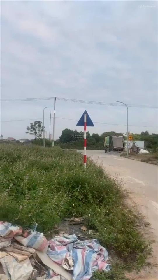 Bán lô đất 108,5m full đất ở tại hiền ninh, sóc sơn cách đường 35 chỉ 50m, chỉ 5,x tỷ