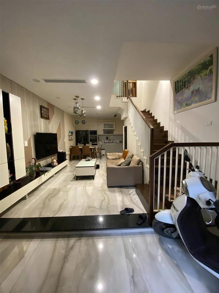 Hiếm, đặng văn ngữ, 50m * 4 tầng, vỉa hè kinh doanh, 2 ô tô tránh, vào nhà, chỉ 17 tỷ