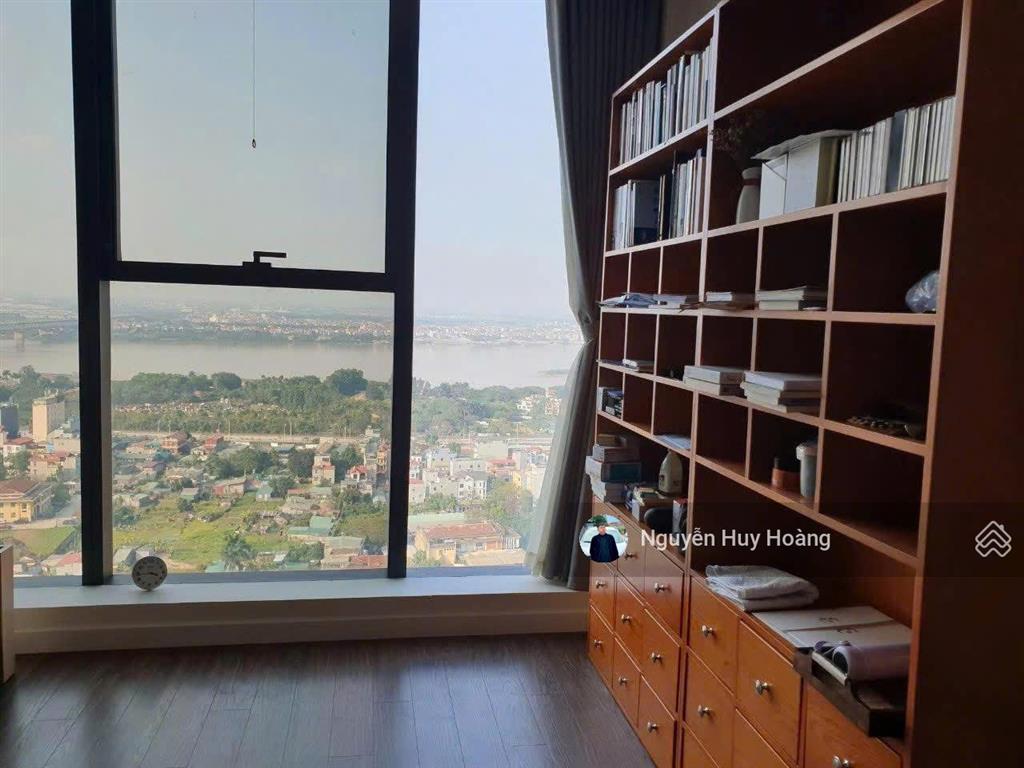 Chủ nhà cần tiền gửi bán gấp căn 2pn 83m2 giá chỉ 6tỷ5 tại sunshine city em hoàng 0879 169 ***