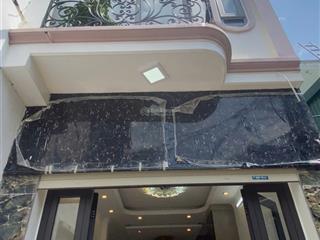 Bán nhà vĩnh hưng mới koong, 5 tầng gara oto vào nhà, thang máy, kinh doanh, 40m2 9 tỷ