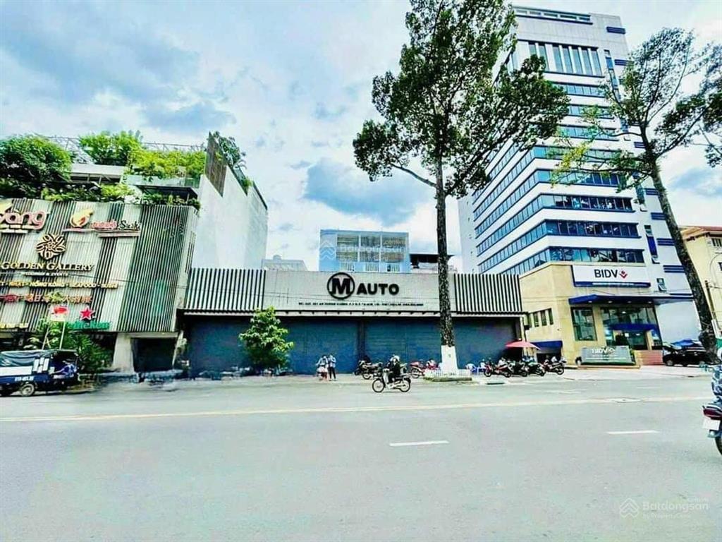 Tòa nhà hầm 5 tầng, mtnb nguyễn văn hưởng, dt 434m2, doanh thu 400tr/th