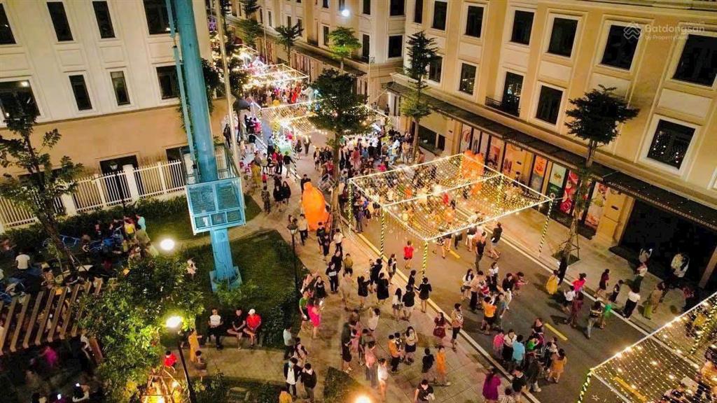 Chuyển nhượng căn shophouse vị trí công viên thể thao giá tốt 3,9 tỷ