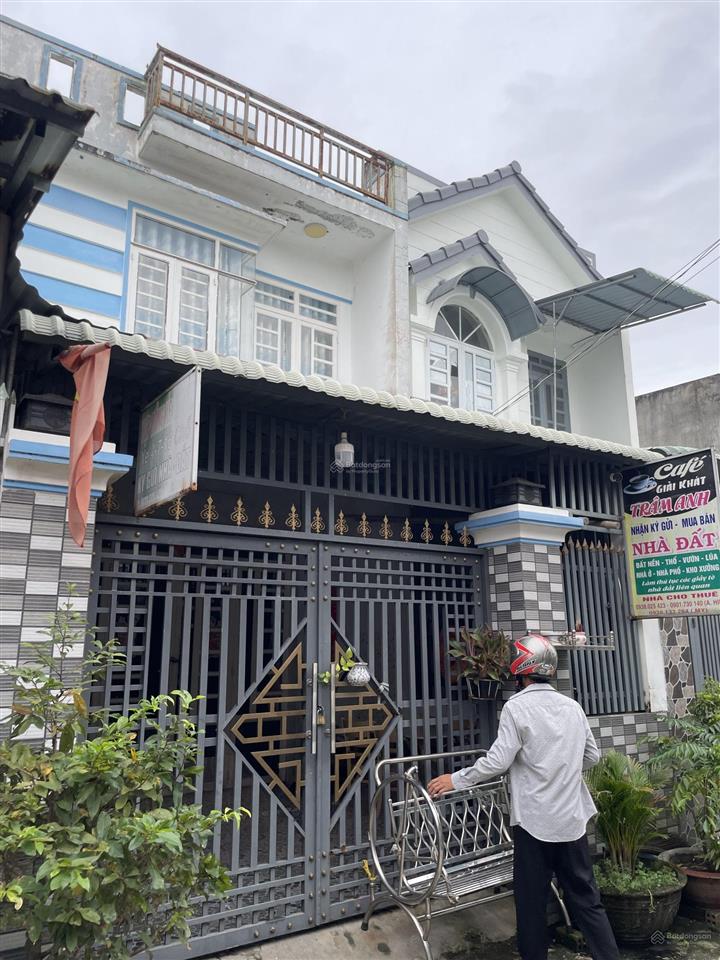 Chính chủ bán nhà ngay vòng xoay cần giuộc 3t 6pn 6wc 5x18 giá 1,8 tỷ có nt hxh  0901 970 *** ngâ