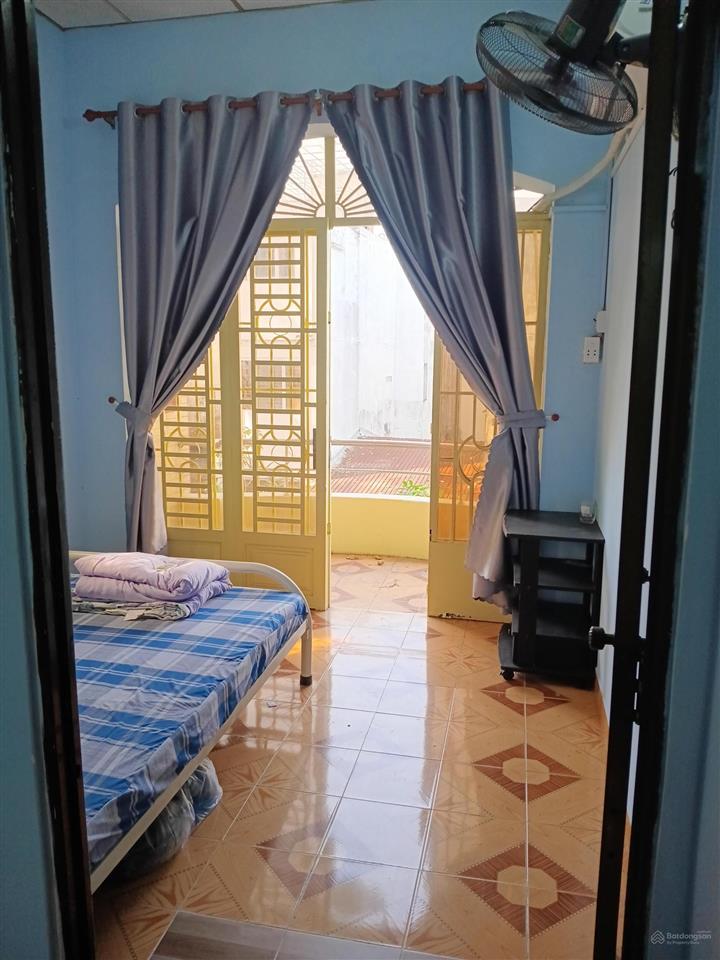 Chính chủ cho thuê nhà mt lý nam đế q.11 3,2x11 3 tầng 4pn 1mb 4wc giá 16tr nt  0901 970 *** ngân