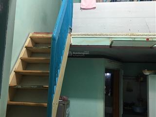 Cần bán nhà nhỏ ngay bến xe miền đông