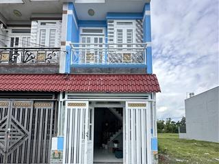 Bán nhà 850tr có sổ hồng cam kết giá đúng 100% diện tích 4x10 (1 trệt 1 lầu điện thoại 0909 914 ***