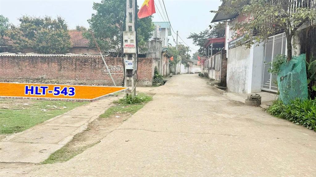 Lô góc 3 mặt tiền diện tích 121m2, thổ cư 80m2 kinh doanh nhỏ lẻ được, trên mặt đường rộng 7m