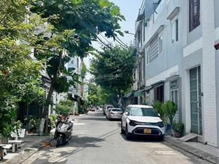 Bán nhà hoàng quốc việt, lô góc 3 mặt thoáng, ô tô vòng quanh, 80m2 chỉ 23 tỷ