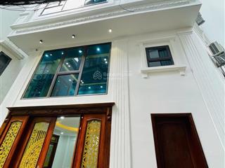 Siêu hiếm, bán nhà phố kim mã, 6 tầng thang máy, sát phố, 70m² chỉ 19 tỷ