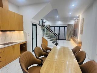 Hoàng hoa thám 3 thoáng gia đầu tư ô chờ thang máy