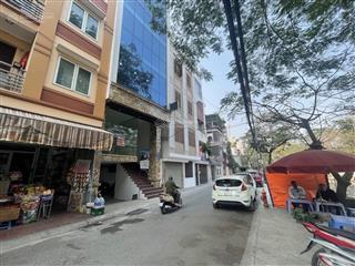 Hoàng quốc việt, phân lô 3 ô tô tránh, kinh doanh đỉnh, xung quanh các tầng cao ốc, vị trí đắc địa