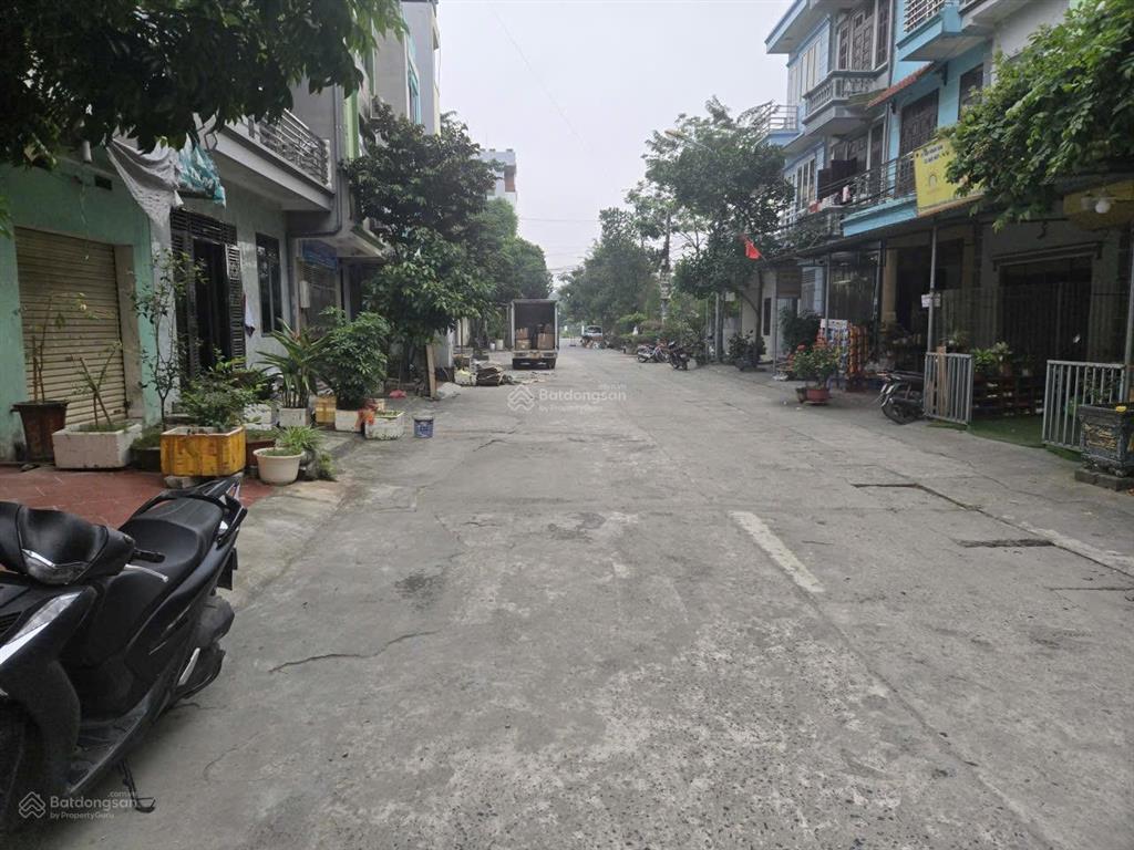 Bán lô 40 m tái định cư lưu phái 10 tỷ 400  0868 171 ***